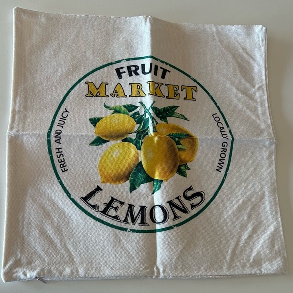 SUPER CUTE Pillow Covers with Black/White and Yellow Lemon Prints (set of 4) - Picture 2 of 5